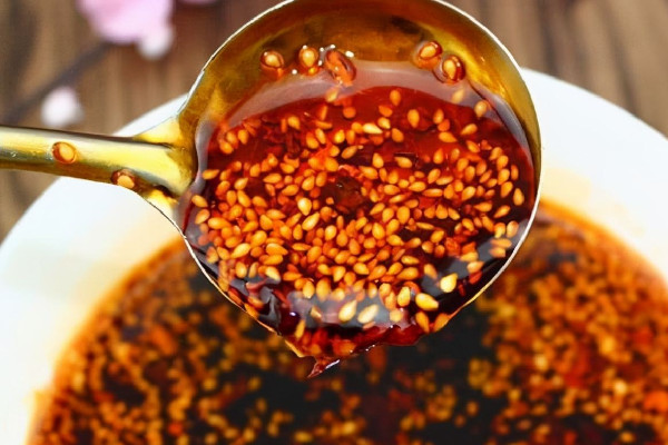 辣椒油的比例是多少 辣椒油為什么要分三次澆油 辣椒油的比例是多少 辣椒油為什么要分三次澆油