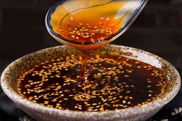 辣椒油有點糊可以吃嗎 辣椒油為什么會糊 辣椒油有點糊可以吃嗎 辣椒油為什么會糊