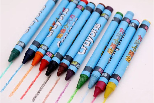 蠟筆要用什么紙畫(huà)出來(lái)好看看 蠟筆可以畫(huà)在黑板上嗎 蠟筆要用什么紙畫(huà)出來(lái)好看看 蠟筆可以畫(huà)在黑板上嗎