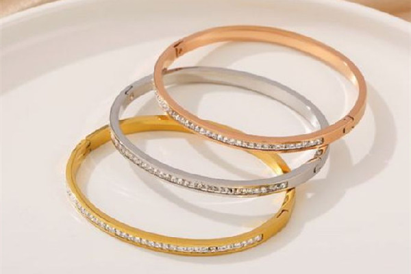 18k金的手鐲大概多少錢 18k金手鐲值得購(gòu)買嗎