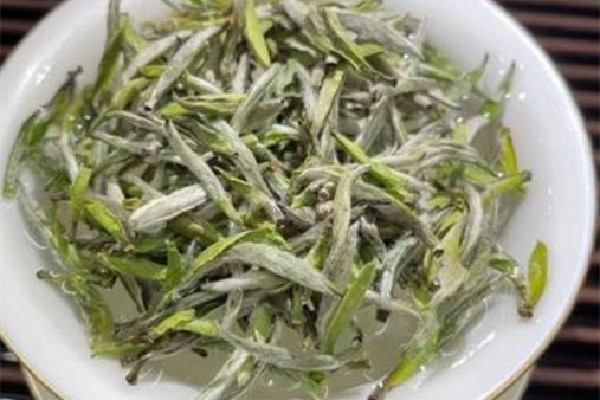 白毫銀針喝起來(lái)什么味道 白毫銀針會(huì)回甘嗎