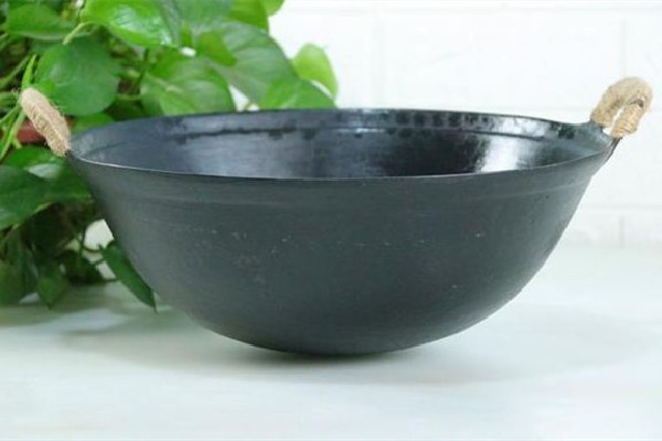 鑄鐵鍋怎么選 鑄鐵鍋買條紋還是平底 鑄鐵鍋怎么選 鑄鐵鍋買條紋還是平底