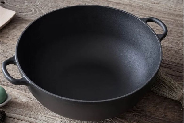 鑄鐵鍋會(huì)粘鍋嗎 鑄鐵鍋有涂層嗎 鑄鐵鍋會(huì)粘鍋嗎 鑄鐵鍋有涂層嗎
