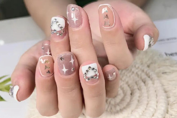 美甲建構(gòu)和沒(méi)構(gòu)建的區(qū)別 美甲建構(gòu)可以維持多久