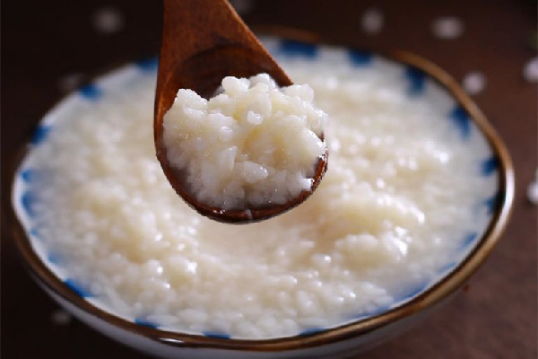 糯米酒是黃酒嗎 糯米酒是哪里的特色 糯米酒是黃酒嗎 糯米酒是哪里的特色