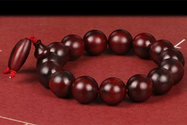 小葉紫檀手串不包漿怎么辦 小葉紫檀手串要密封放起來(lái)嗎 小葉紫檀手串不包漿怎么辦 小葉紫檀手串要密封放起來(lái)嗎