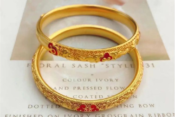 黃金手鐲多少錢(qián)一克現(xiàn)在 黃金手鐲買(mǎi)哪個(gè)品牌好 黃金手鐲多少錢(qián)一克現(xiàn)在 黃金手鐲買(mǎi)哪個(gè)品牌好