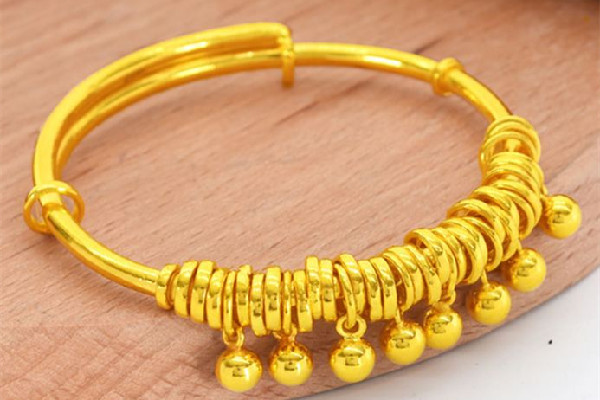 黃金手鐲有些劃痕正常嗎 黃金手鐲有劃痕怎么修復(fù) 黃金手鐲有些劃痕正常嗎 黃金手鐲有劃痕怎么修復(fù)