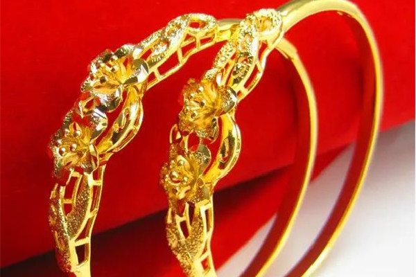 黃金手鐲發(fā)黑怎么回事 黃金手鐲發(fā)黑怎樣清洗 黃金手鐲發(fā)黑怎么回事 黃金手鐲發(fā)黑怎樣清洗