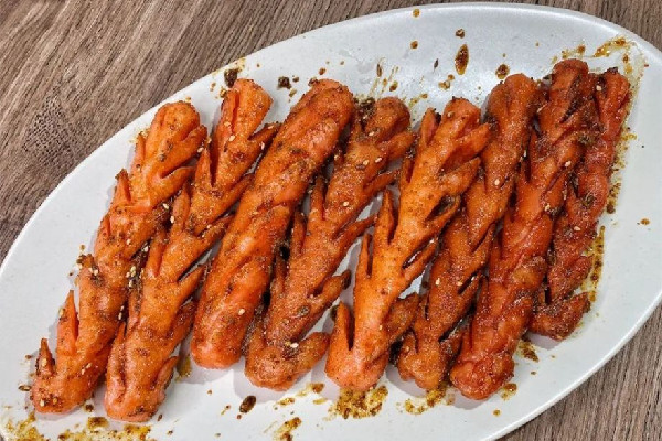 淀粉腸要炸幾分鐘 淀粉腸炸的時(shí)候粘鍋怎么回事 淀粉腸要炸幾分鐘 淀粉腸炸的時(shí)候粘鍋怎么回事