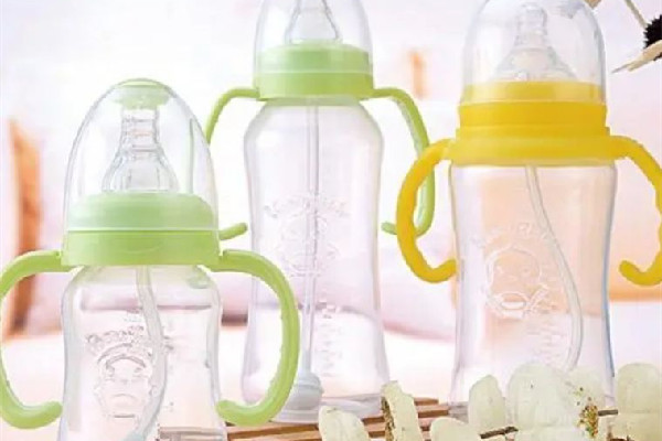 奶瓶多久換一個(gè)比較好 奶瓶可以長(zhǎng)期用一個(gè)嗎 奶瓶多久換一個(gè)比較好 奶瓶可以長(zhǎng)期用一個(gè)嗎