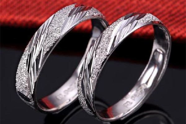 白金戒指有劃痕怎么修復(fù) 白金戒指有劃痕能打磨嗎 白金戒指有劃痕怎么修復(fù) 白金戒指有劃痕能打磨嗎