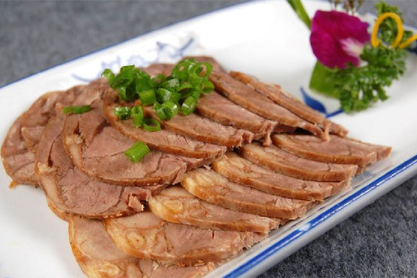 醬牛肉放什么調(diào)料最好 醬牛肉可以放花椒大料嗎 醬牛肉放什么調(diào)料最好 醬牛肉可以放花椒大料嗎