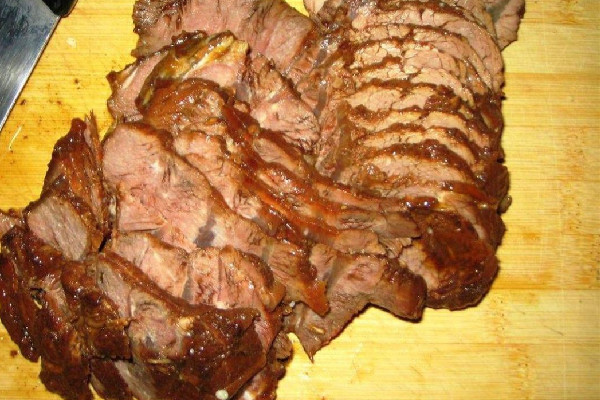 醬牛肉放什么調(diào)料最好 醬牛肉可以放花椒大料嗎 醬牛肉放什么調(diào)料最好 醬牛肉可以放花椒大料嗎