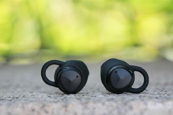 藍牙耳機一個響一個不響怎么辦 藍牙耳機聲音延遲怎么解決 藍牙耳機一個響一個不響怎么辦 藍牙耳機聲音延遲怎么解決