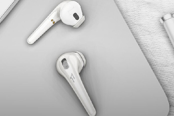 藍(lán)牙耳機的壽命一般是多長 藍(lán)牙耳機會漏電嗎