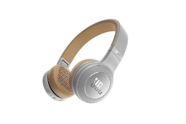 藍牙耳機一個響一個不響怎么辦 藍牙耳機聲音延遲怎么解決 藍牙耳機一個響一個不響怎么辦 藍牙耳機聲音延遲怎么解決