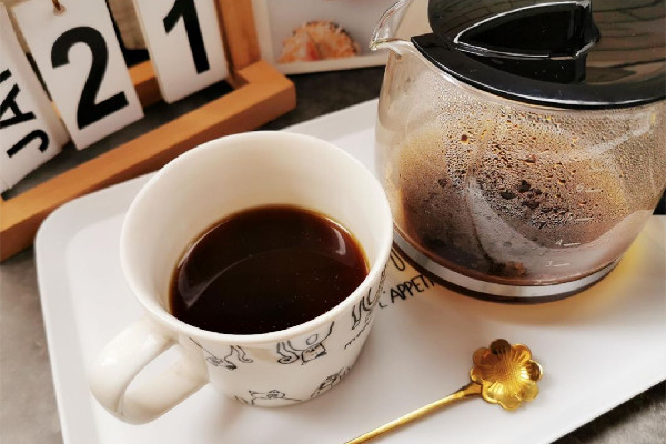 美式咖啡的熱量 美式咖啡喝多了對(duì)身體有什么影響