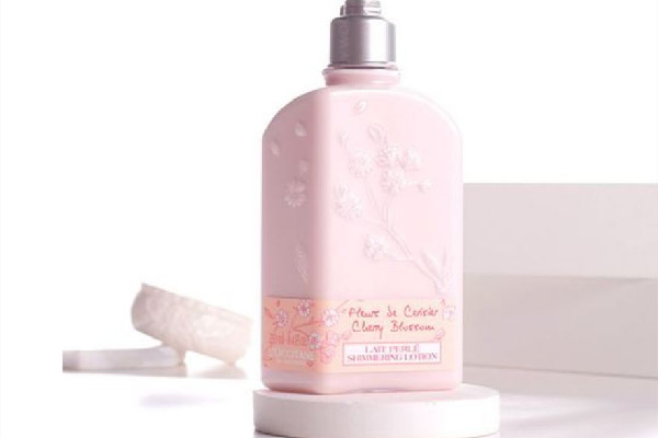 歐舒丹身體乳可以去雞皮嗎 歐舒丹身體乳適合夏天用嗎 歐舒丹身體乳可以去雞皮嗎 歐舒丹身體乳適合夏天用嗎