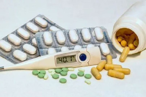 男子高燒近41度體溫計(jì)貼臉狂飆 高燒40度怎么物理降溫 男子高燒近41度體溫計(jì)貼臉狂飆 高燒40度怎么物理降溫