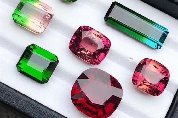 碧璽會越戴越有靈性嗎 碧璽戴左手還是右手 碧璽會越戴越有靈性嗎 碧璽戴左手還是右手