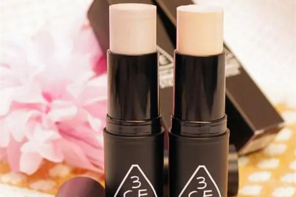 高光有必要買貴的嗎 高光可以用手涂嗎 高光有必要買貴的嗎 高光可以用手涂嗎