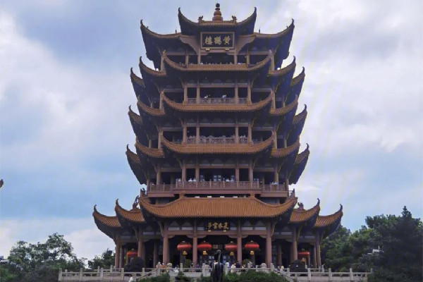 乘客出地鐵黃鶴樓站的統(tǒng)一姿勢 黃鶴樓有多少年的歷史 乘客出地鐵黃鶴樓站的統(tǒng)一姿勢 黃鶴樓有多少年的歷史