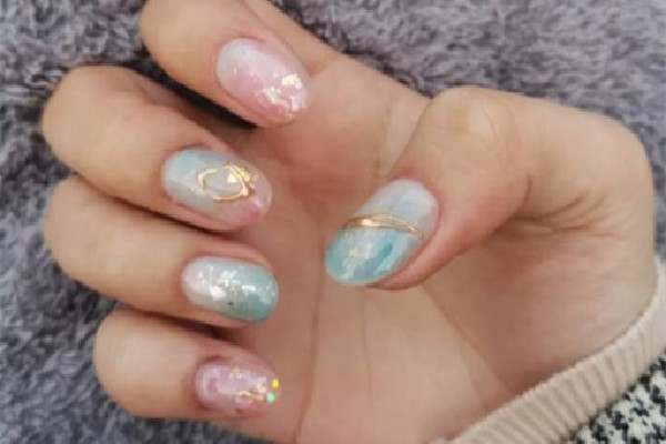 美甲暈染膠什么做 美甲暈染膠的作用與用途 美甲暈染膠什么做 美甲暈染膠的作用與用途