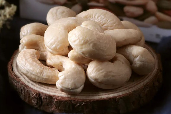 腰果煲湯好喝嗎 腰果煲湯放什么材料好 腰果煲湯好喝嗎 腰果煲湯放什么材料好