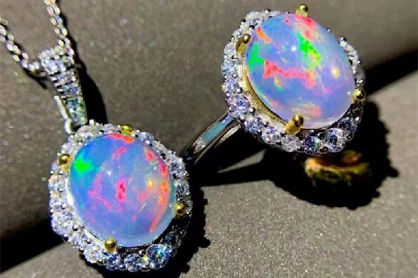 歐泊石可以戴著洗澡嗎 歐泊石佩戴注意事項(xiàng)