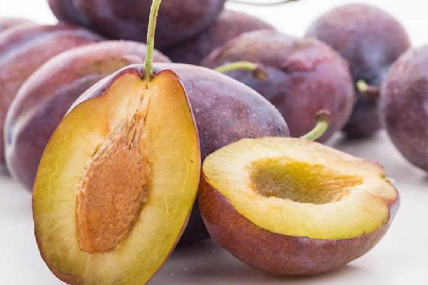 西梅有維生素c嗎 西梅可以補(bǔ)充什么營養(yǎng) 西梅有維生素c嗎 西梅可以補(bǔ)充什么營養(yǎng)