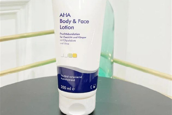 果酸身體乳適合什么皮膚 果酸身體乳適合夏天用嗎 果酸身體乳適合什么皮膚 果酸身體乳適合夏天用嗎