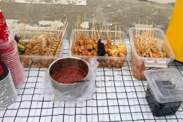 夜市擺攤?cè)杖?000他們?yōu)槭裁床恍?擺攤可以賺錢嗎 夜市擺攤?cè)杖?000他們?yōu)槭裁床恍?擺攤可以賺錢嗎