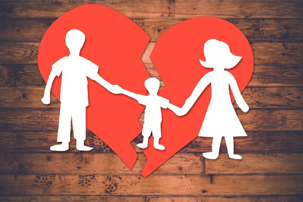 女子離婚遭婆婆索要10萬(wàn)帶孫費(fèi) 離婚要走哪些程序