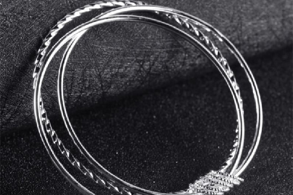 純銀手鏈怎么辨別真假 純銀手鏈和鐲子哪個(gè)好 純銀手鏈怎么辨別真假 純銀手鏈和鐲子哪個(gè)好