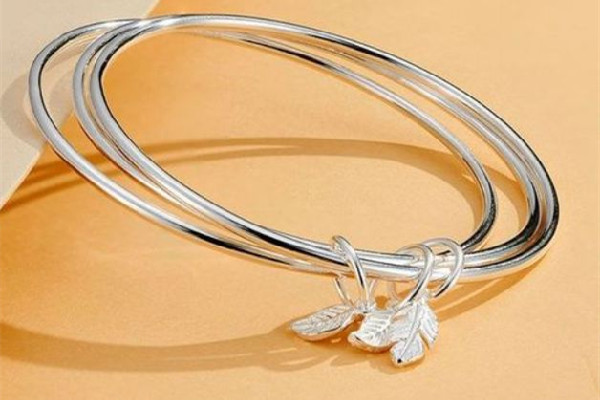 純銀手鏈對(duì)身體好嗎 純銀手鏈可以辟邪嗎