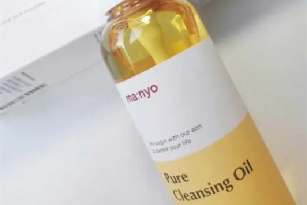 卸妝油的用法 卸妝油用多少合適