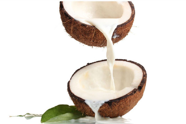 椰汁的功效和營養(yǎng)價(jià)值 椰汁含糖量高不高 椰汁的功效和營養(yǎng)價(jià)值 椰汁含糖量高不高