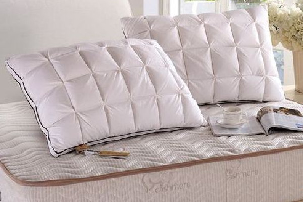 羽絨枕頭會(huì)塌嗎 羽絨枕頭塌了怎么辦