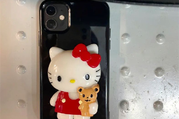 手機(jī)殼什么材質(zhì)的好 手機(jī)殼買硬的好還是軟的好