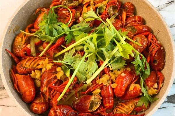 小龍蝦的季節(jié)是幾月份到幾月份 小龍蝦是什么季節(jié)吃的 小龍蝦的季節(jié)是幾月份到幾月份 小龍蝦是什么季節(jié)吃的