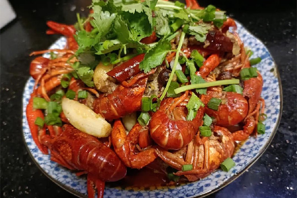 小龍蝦的季節(jié)是幾月份到幾月份 小龍蝦是什么季節(jié)吃的 小龍蝦的季節(jié)是幾月份到幾月份 小龍蝦是什么季節(jié)吃的