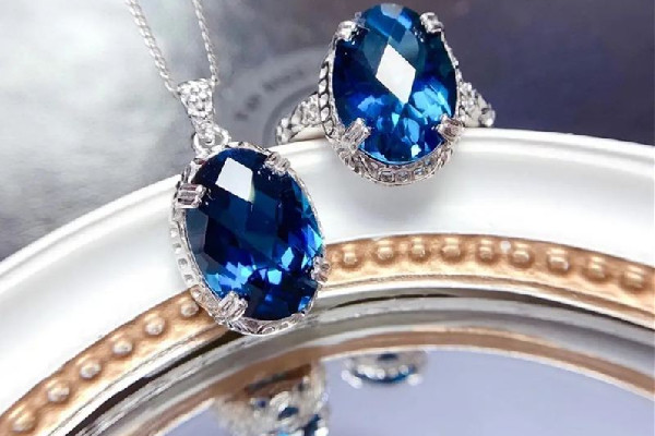 托帕石的顏色等級(jí) 托帕石買(mǎi)什么樣的好