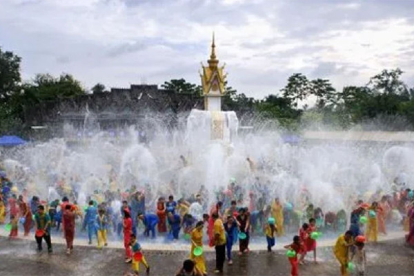 瑞麗通知潑水節(jié)可連休4天 潑水節(jié)是幾月幾日 瑞麗通知潑水節(jié)可連休4天 潑水節(jié)是幾月幾日