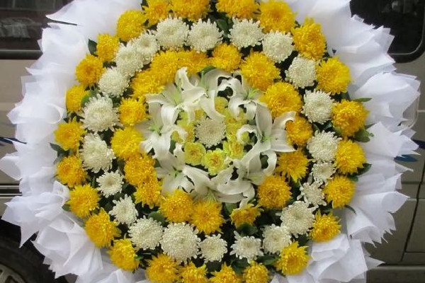 花圈落款寫顛倒店家被索賠2萬(wàn) 花圈挽聯(lián)怎樣寫