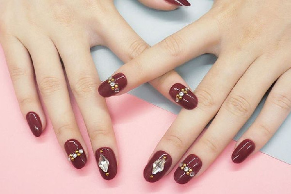 美甲貼鉆可以保持多久 美甲貼鉆會(huì)勾衣服嗎 美甲貼鉆可以保持多久 美甲貼鉆會(huì)勾衣服嗎