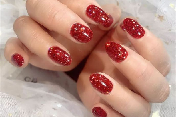 紅色美甲會(huì)不會(huì)不吉利 紅色美甲會(huì)不會(huì)顯老氣 紅色美甲會(huì)不會(huì)不吉利 紅色美甲會(huì)不會(huì)顯老氣