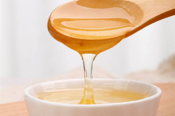 槐花蜜是什么顏色 槐花蜜可以長期喝嗎 槐花蜜是什么顏色 槐花蜜可以長期喝嗎