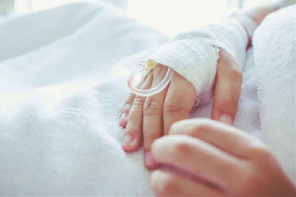 男子在診所輸液后死亡街道回應(yīng) 輸液對身體危害大嗎 男子在診所輸液后死亡街道回應(yīng) 輸液對身體危害大嗎