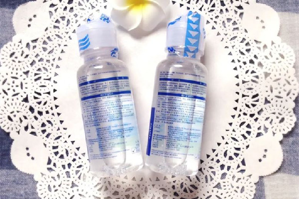 隱形護(hù)理液要天天換嗎 隱形護(hù)理液要多久換一次 隱形護(hù)理液要天天換嗎 隱形護(hù)理液要多久換一次